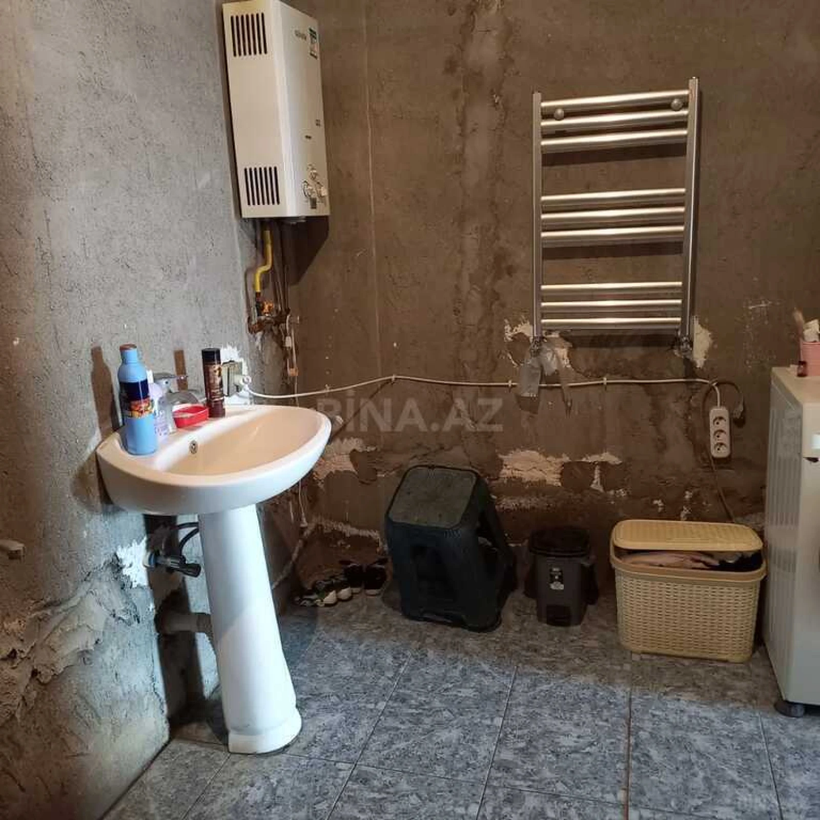 Satılır 8 otaqlı həyət evi 260 m²