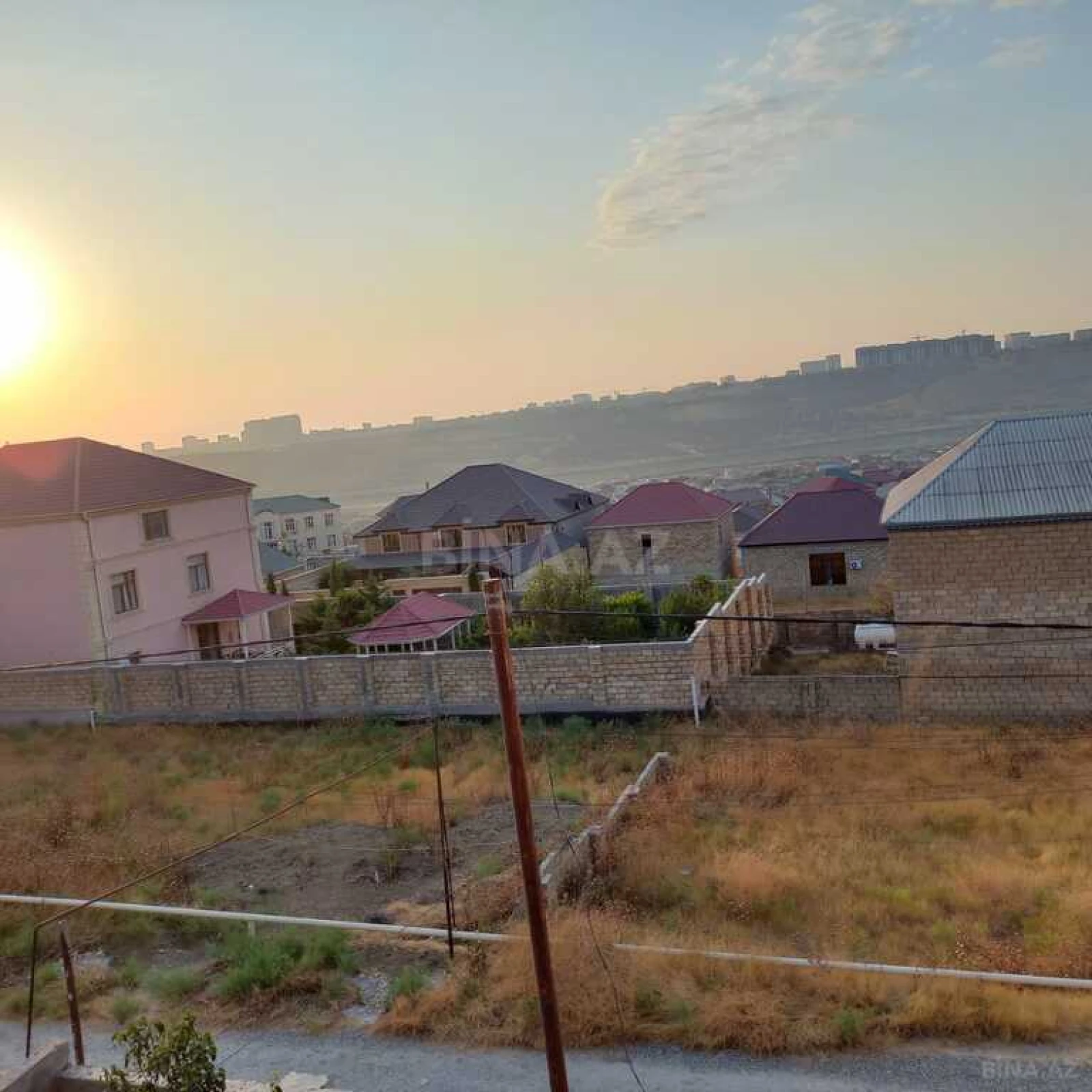 Satılır 8 otaqlı həyət evi 260 m²