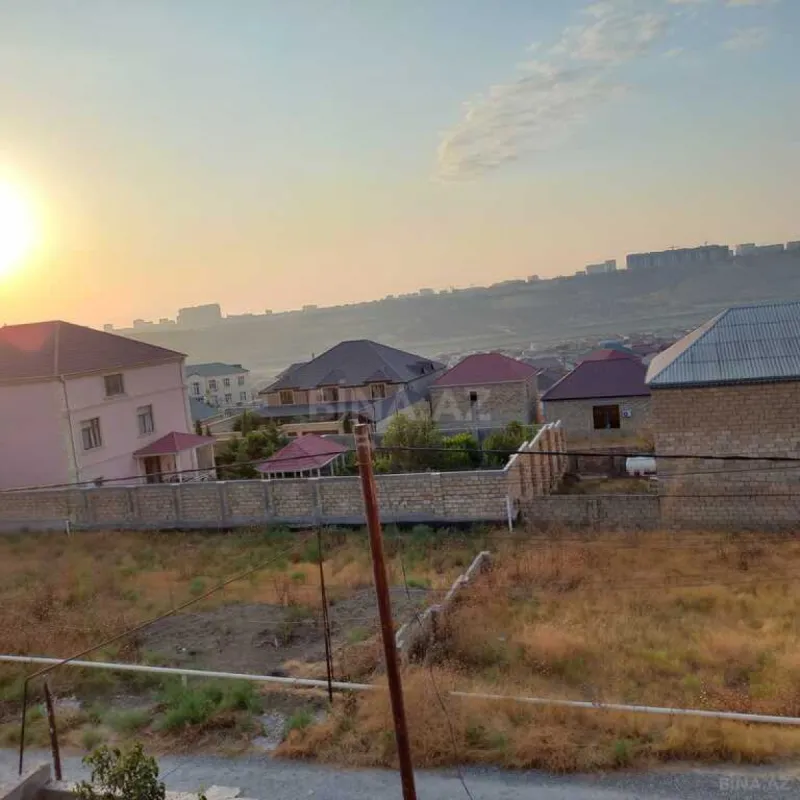 Satılır 8 otaqlı həyət evi 260 m²