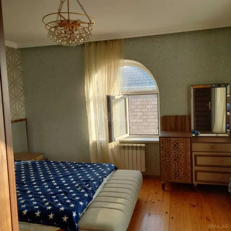 Satılır 8 otaqlı həyət evi 260 m²