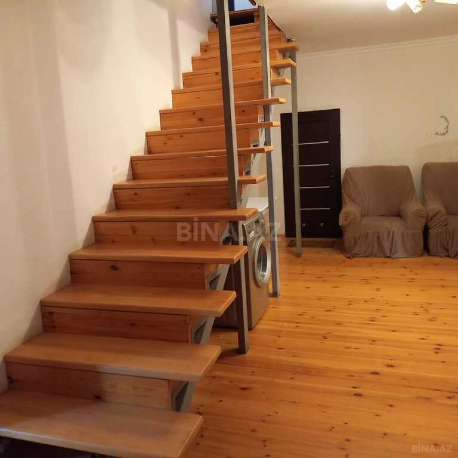 Satılır 8 otaqlı həyət evi 260 m²
