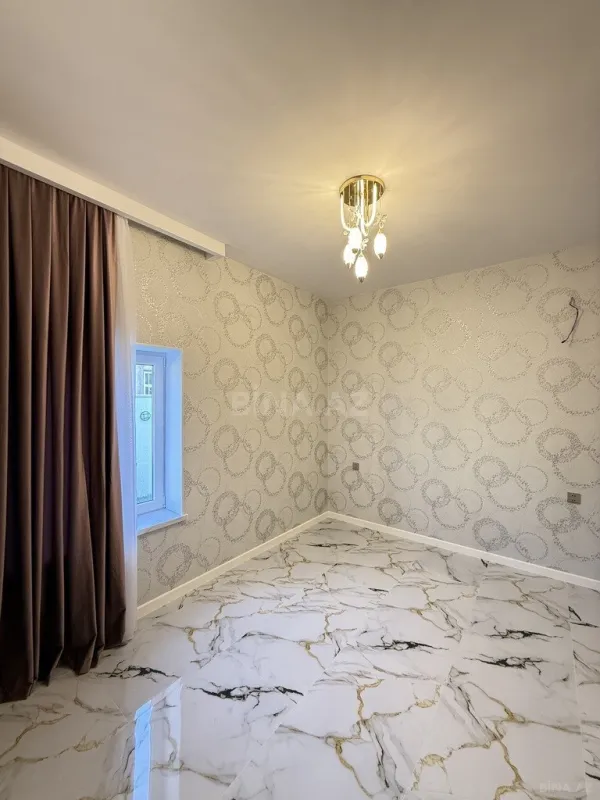 Satılır 5 otaqlı həyət evi 200 m²