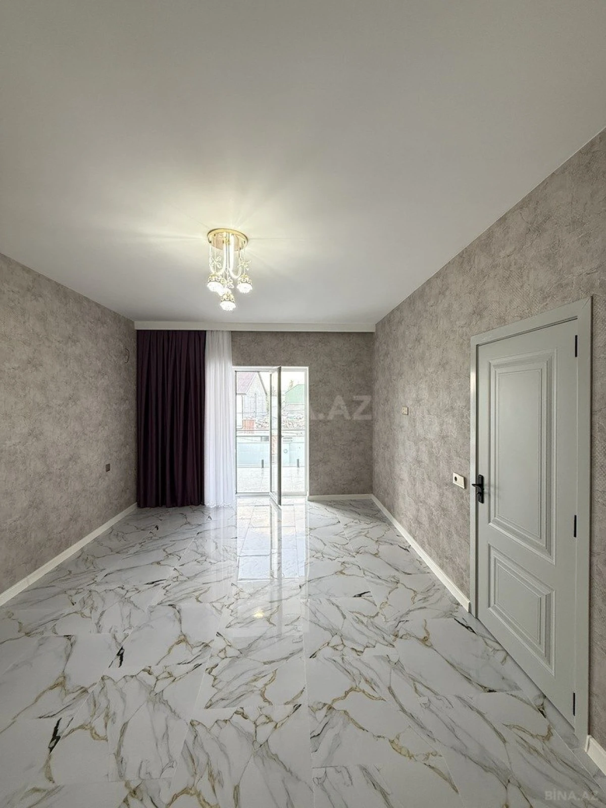 Satılır 5 otaqlı həyət evi 200 m²