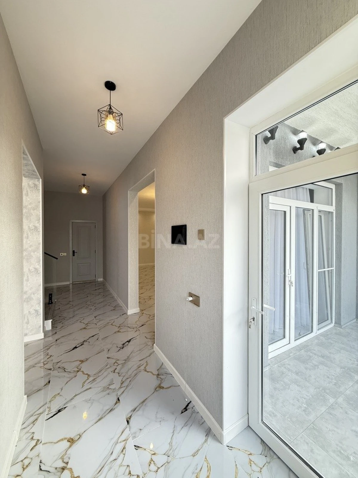 Satılır 5 otaqlı həyət evi 200 m²