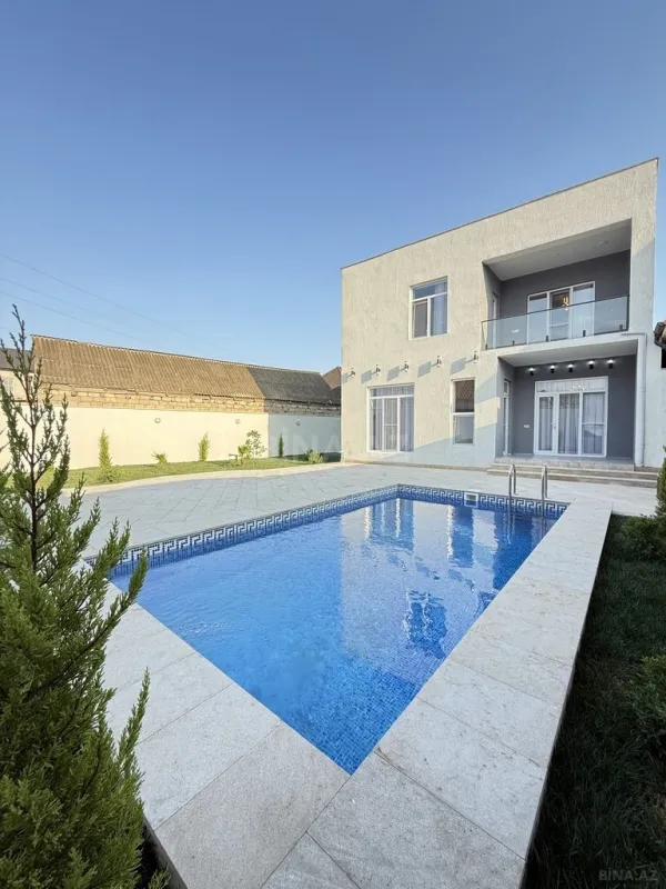 Satılır 5 otaqlı həyət evi 200 m²