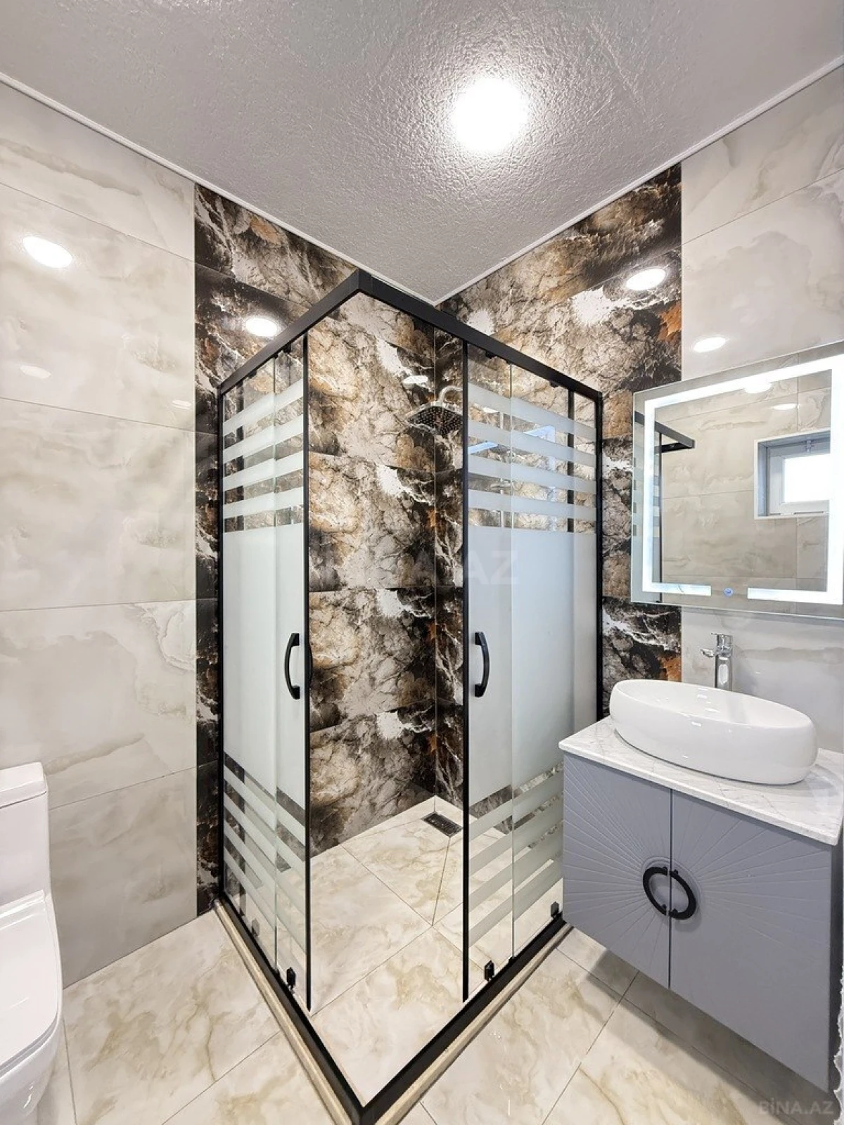 Satılır 5 otaqlı həyət evi 200 m²