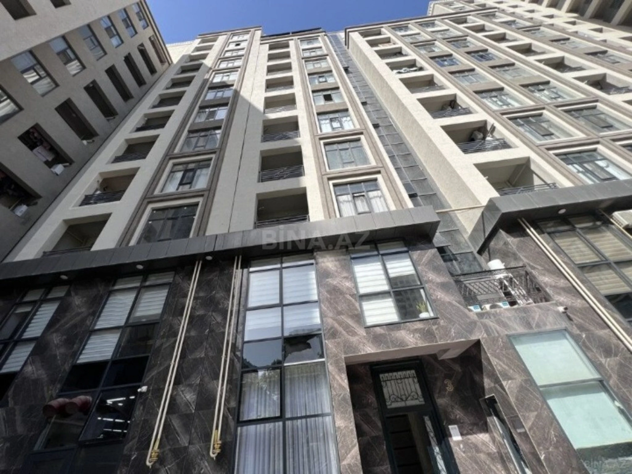Satılır 3 otaqlı mənzil 136 m²