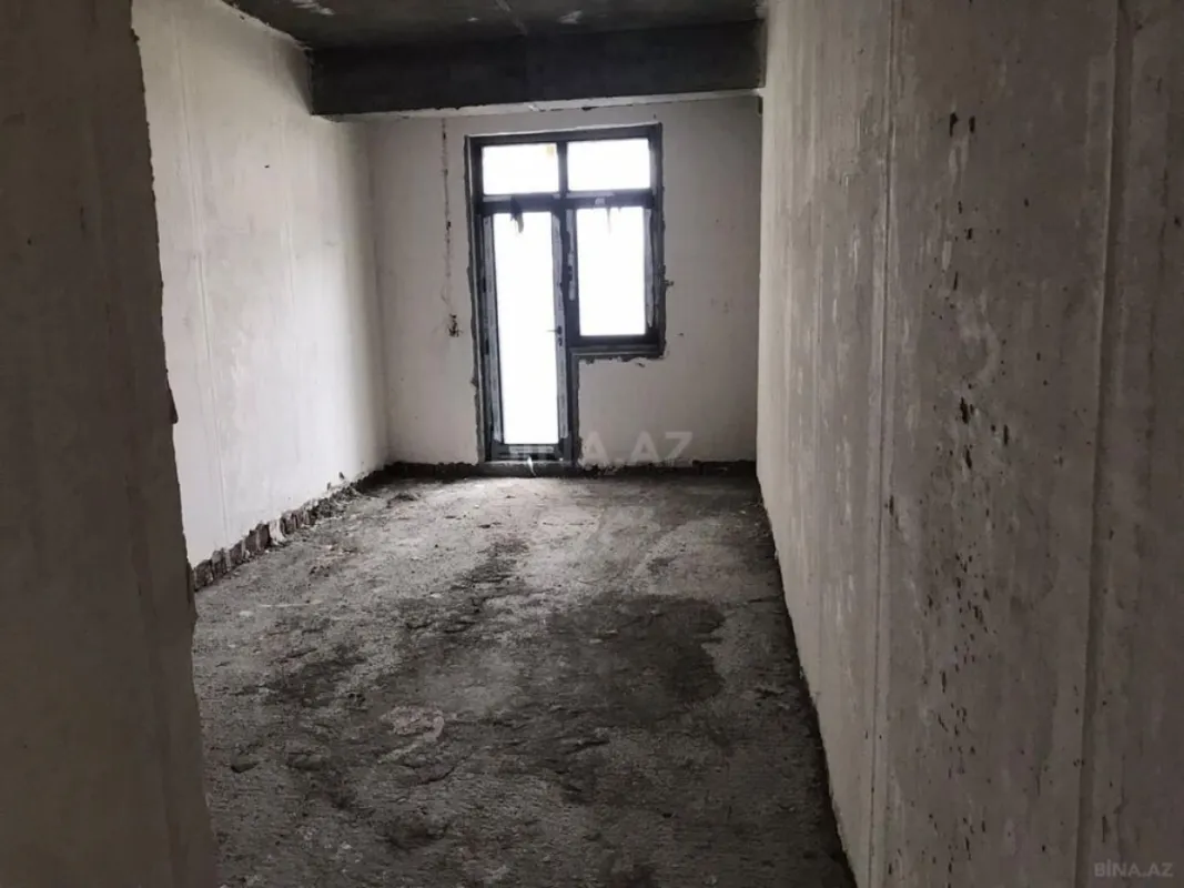Satılır 4 otaqlı mənzil 176 m²