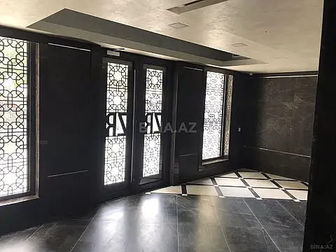 Satılır 4 otaqlı mənzil 176 m²