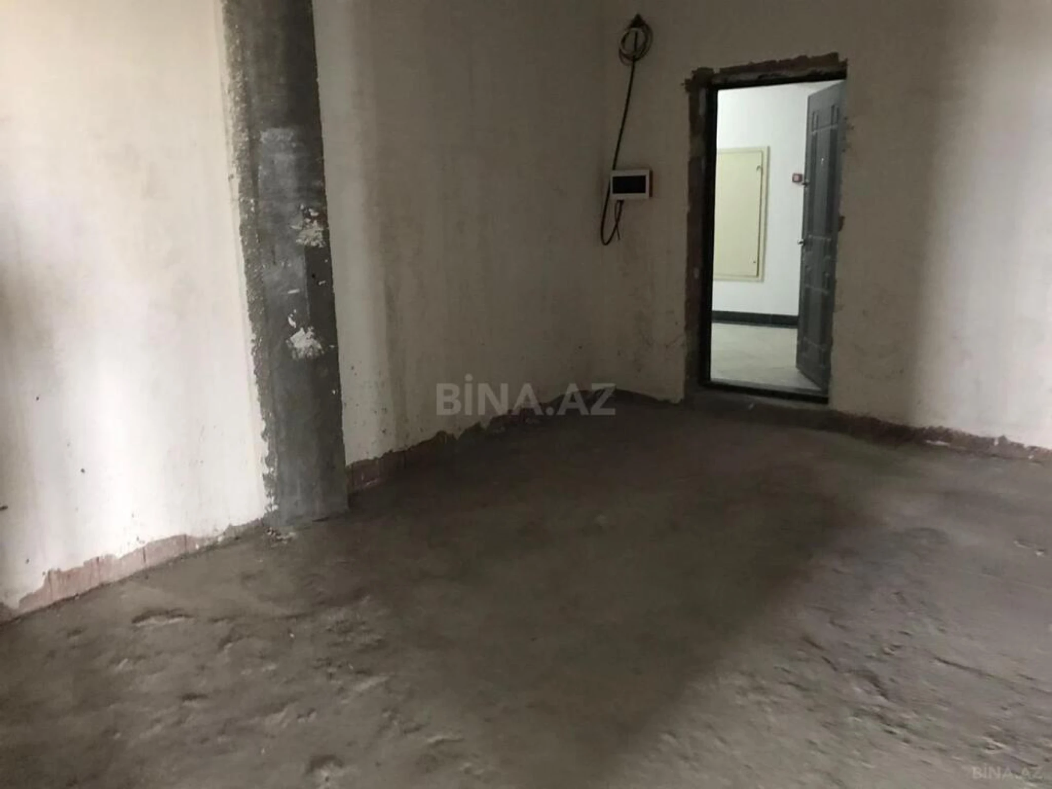 Satılır 4 otaqlı mənzil 176 m²