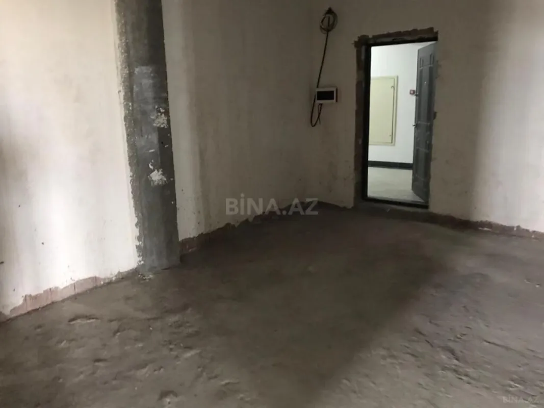 Satılır 4 otaqlı mənzil 176 m²