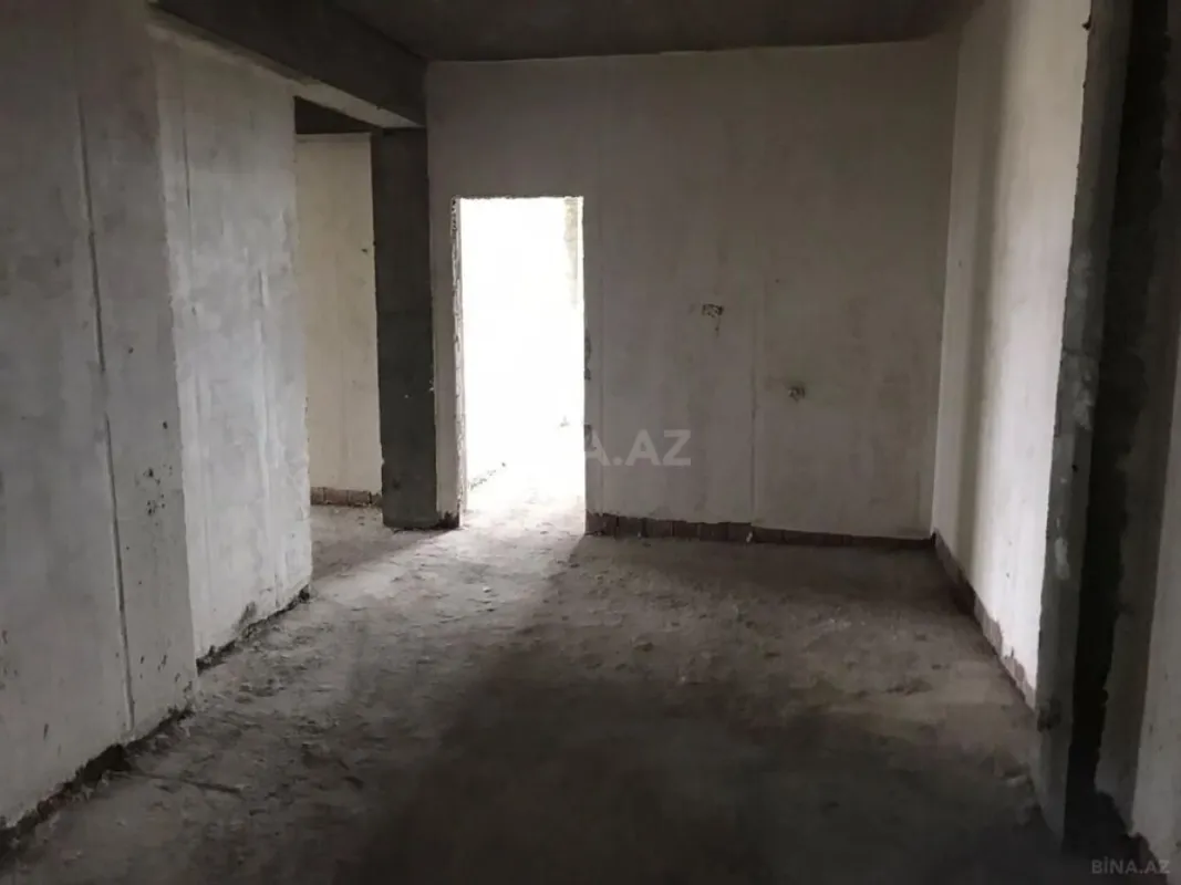 Satılır 4 otaqlı mənzil 176 m²