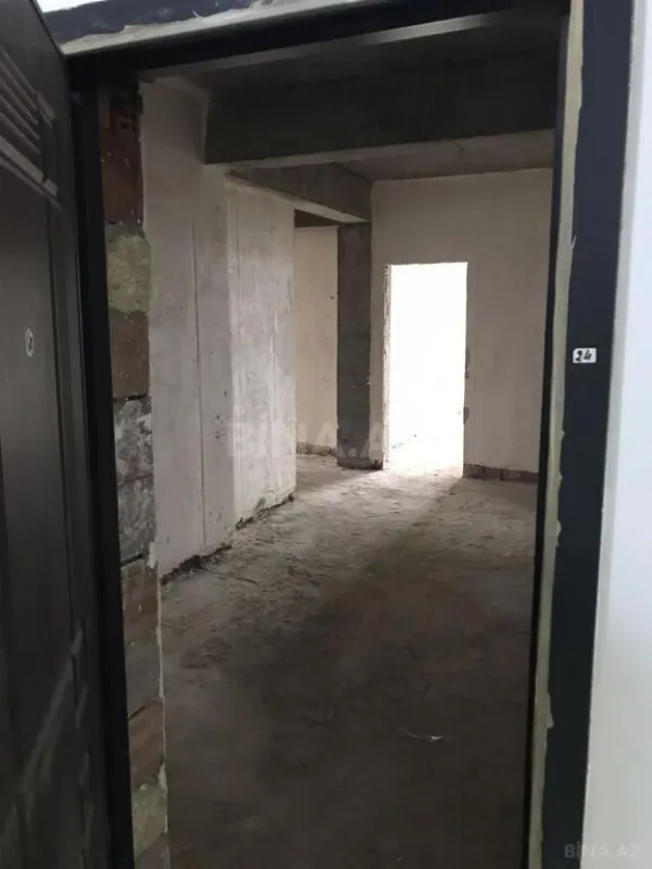 Satılır 4 otaqlı mənzil 176 m²
