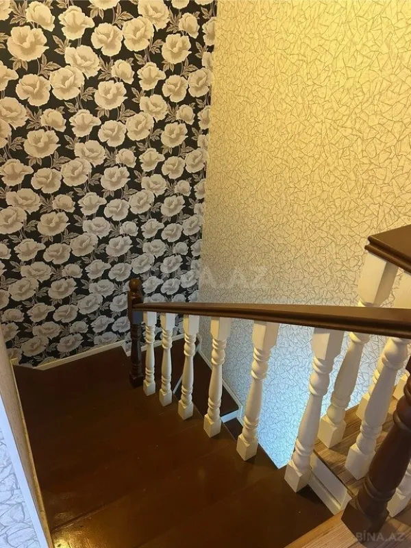 Satılır 8 otaqlı həyət evi 180 m²