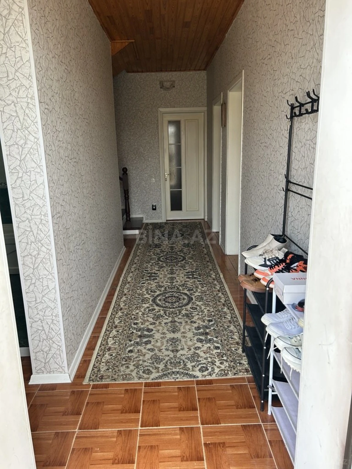 Satılır 8 otaqlı həyət evi 180 m²
