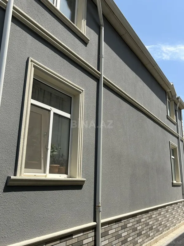 Satılır 8 otaqlı həyət evi 180 m²