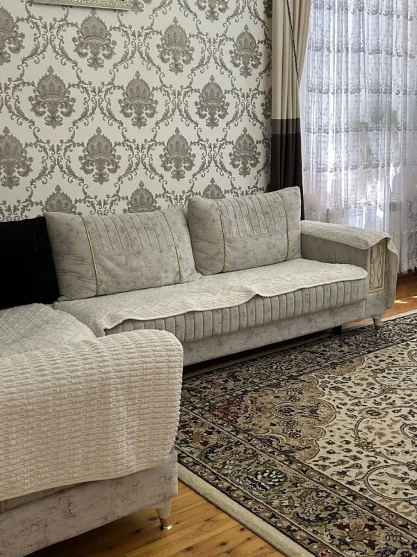 Satılır 8 otaqlı həyət evi 180 m²