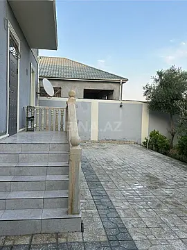Satılır 8 otaqlı həyət evi 180 m²