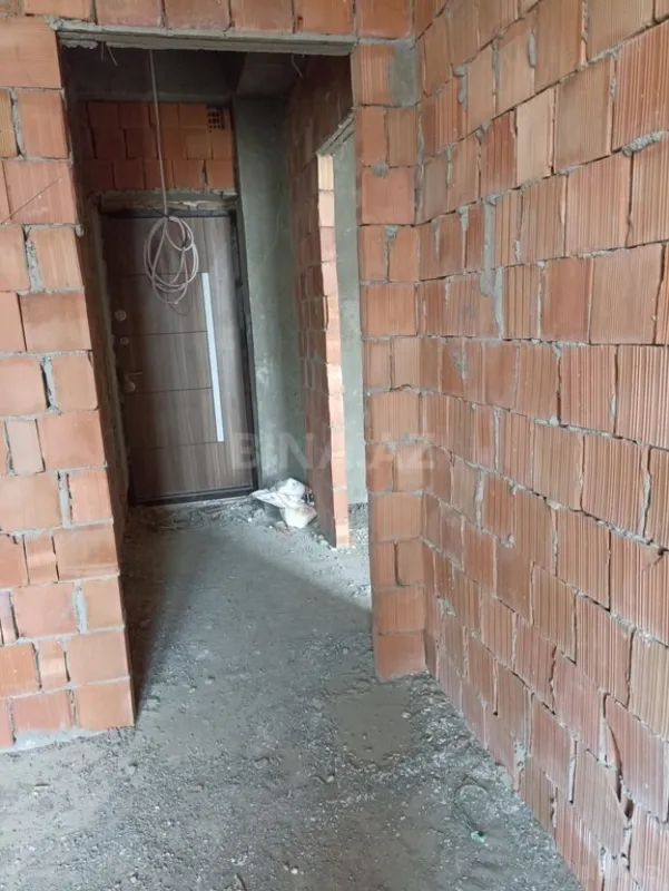 Satılır 1 otaqlı mənzil 69 m²