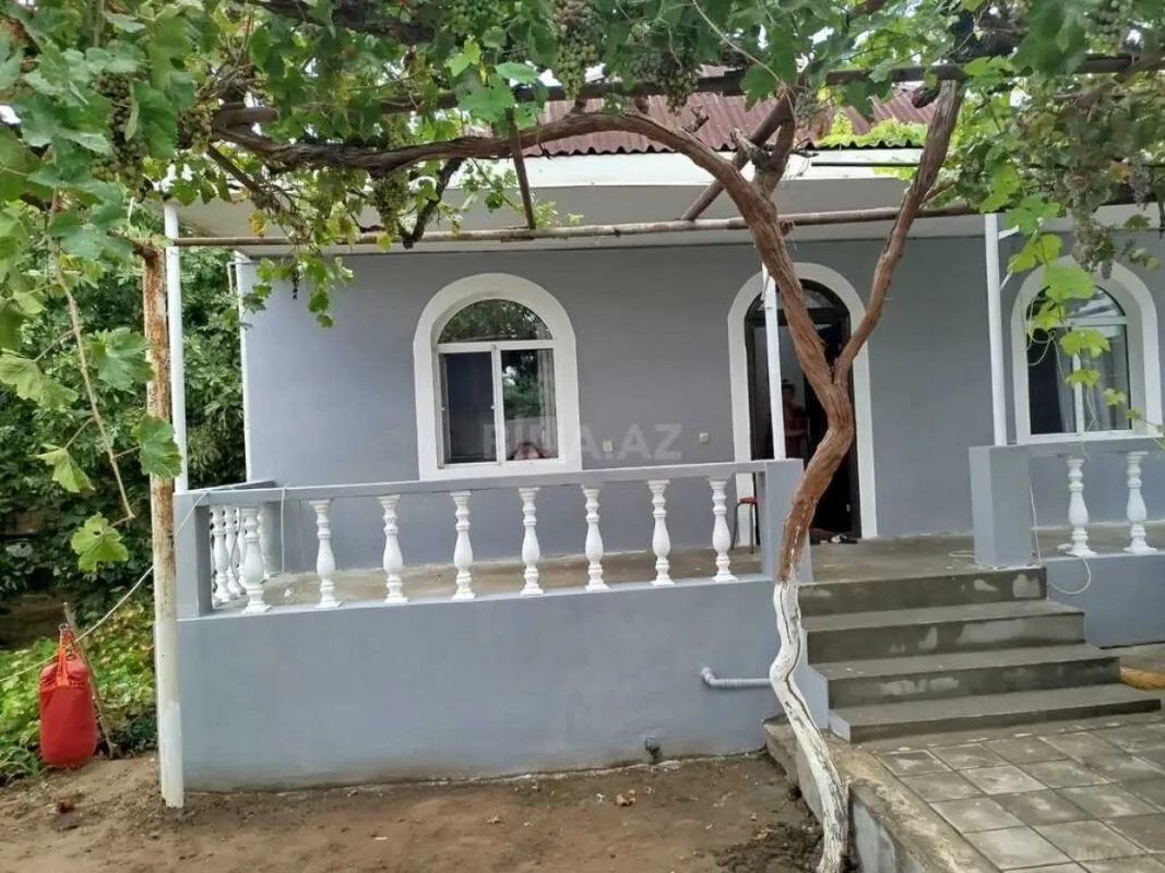 Satılır 2 otaqlı həyət evi 80 m²