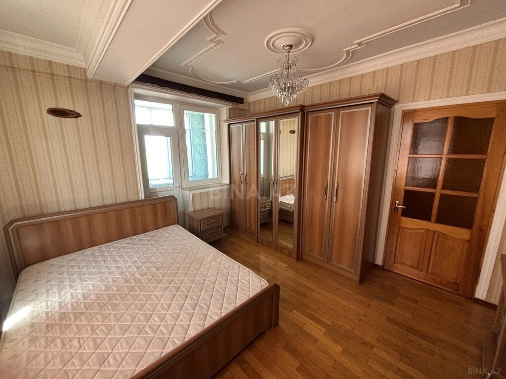 Kirayə verilir 2 otaqlı mənzil 85 m²