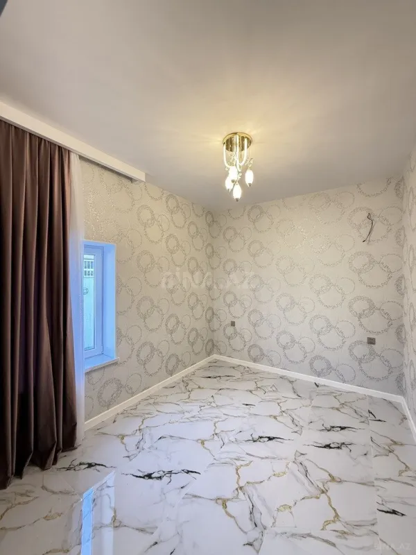 Satılır 5 otaqlı həyət evi 200 m²
