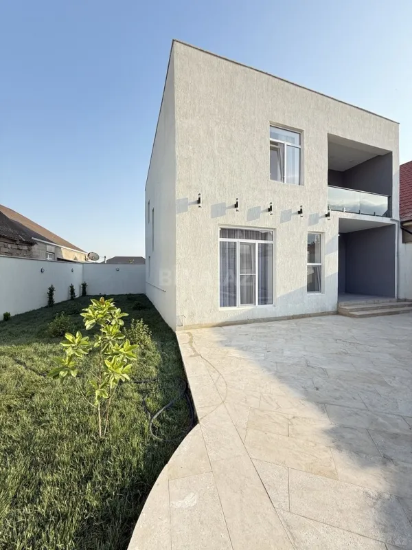 Satılır 5 otaqlı həyət evi 200 m²