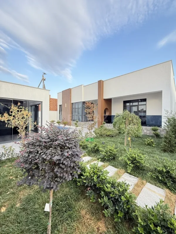 Satılır 4 otaqlı həyət evi 170 m²