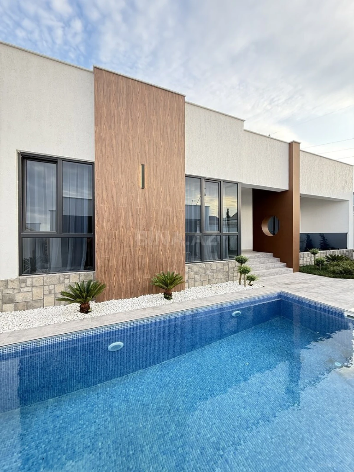 Satılır 4 otaqlı həyət evi 170 m²