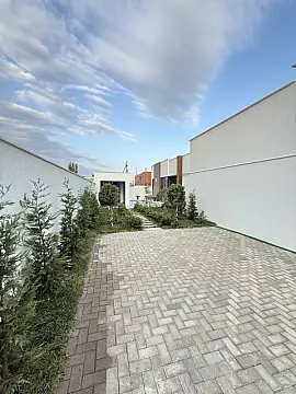 Satılır 4 otaqlı həyət evi 170 m²