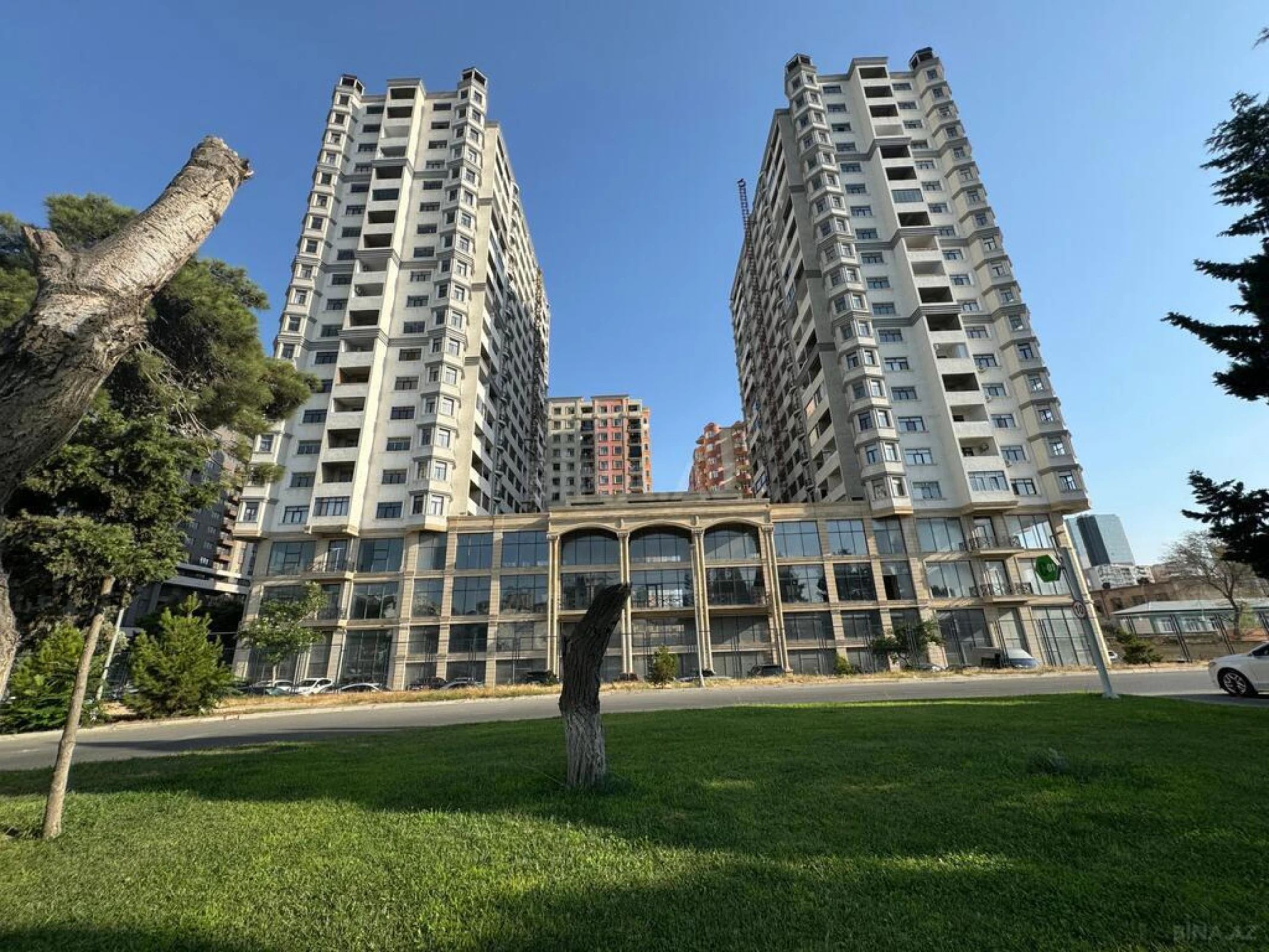 Satılır 2 otaqlı mənzil 66.8 m²