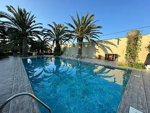 Kirayə verilir 6 otaqlı həyət evi 500 m²