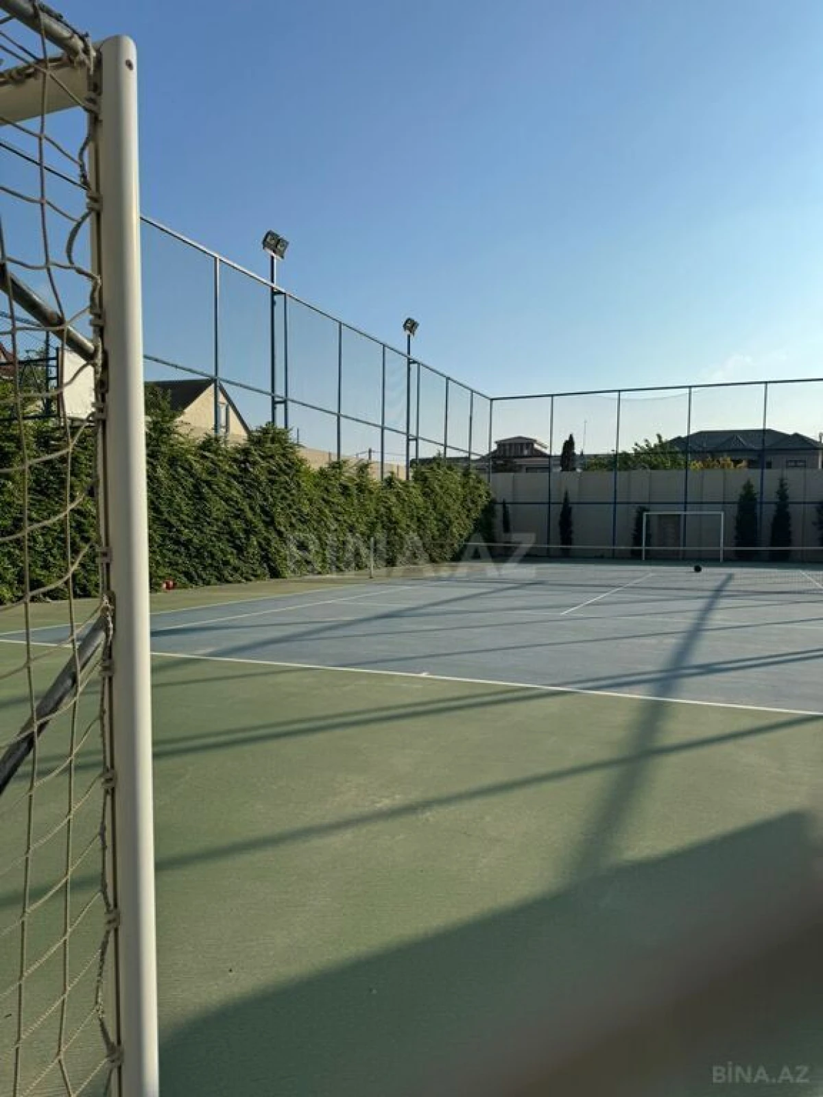 Kirayə verilir 6 otaqlı həyət evi 500 m²