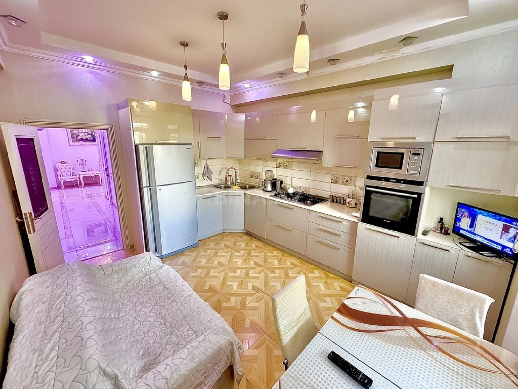 Satılır 3 otaqlı mənzil 120 m²