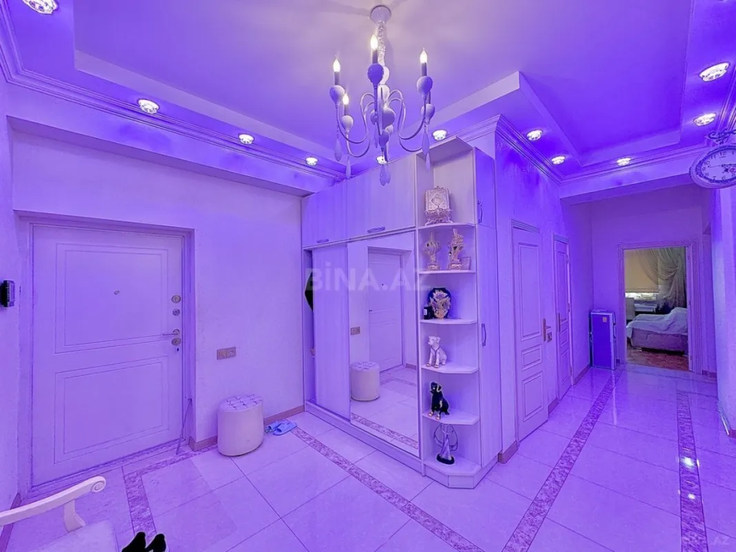 Satılır 3 otaqlı mənzil 120 m²