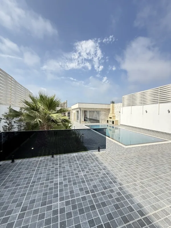 Satılır 6 otaqlı həyət evi 340 m²