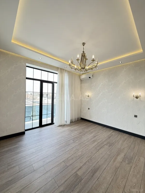 Satılır 6 otaqlı həyət evi 340 m²