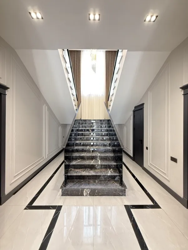 Satılır 6 otaqlı həyət evi 340 m²