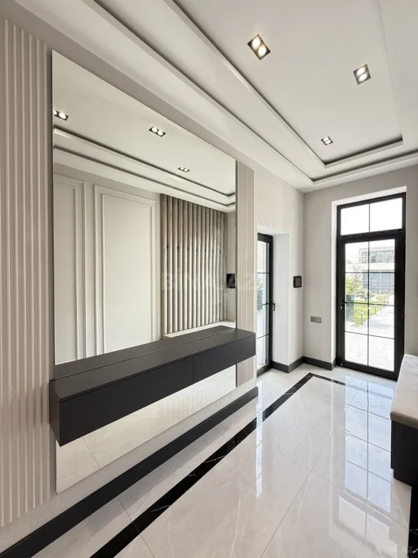 Satılır 6 otaqlı həyət evi 340 m²