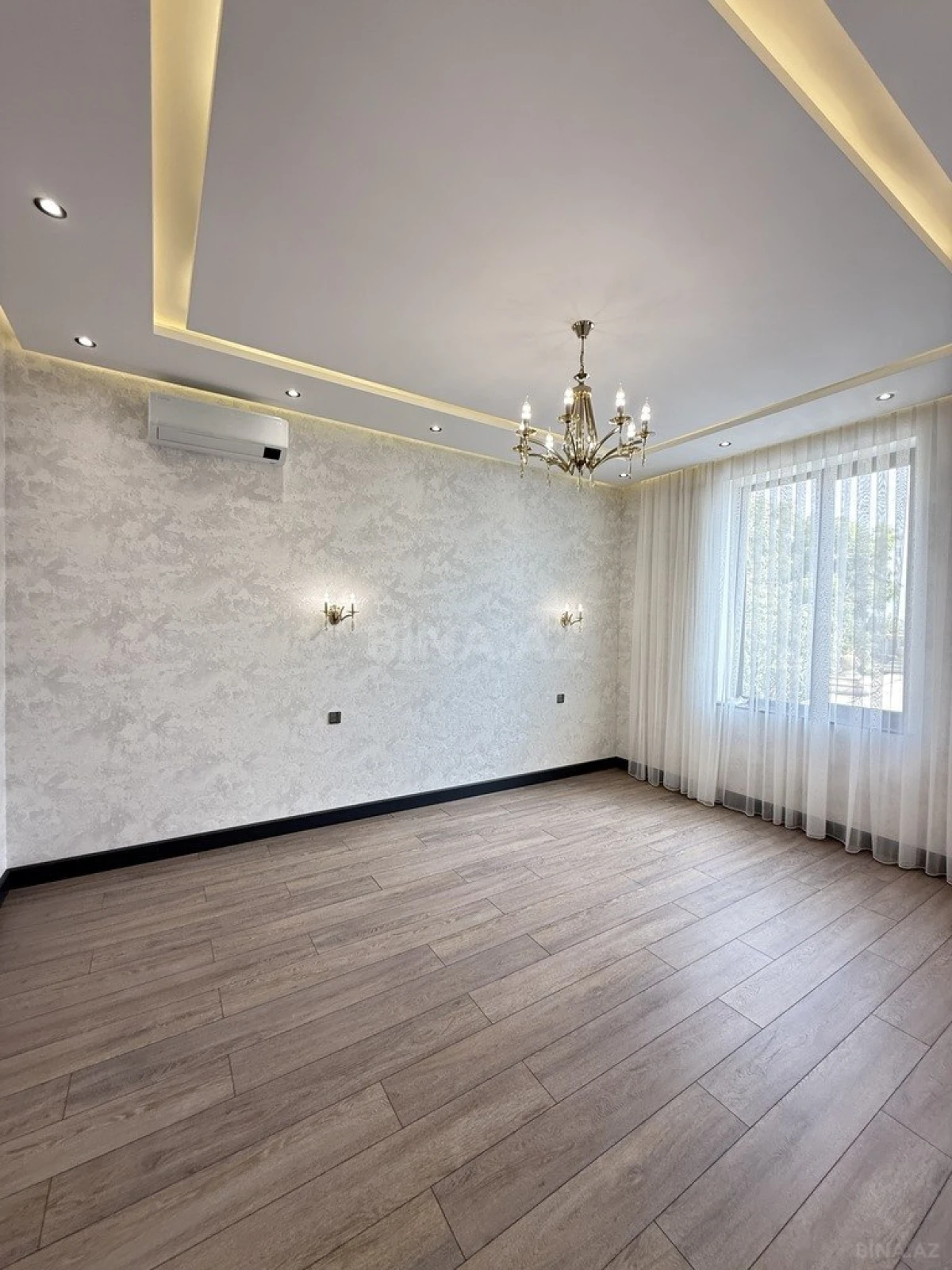 Satılır 6 otaqlı həyət evi 340 m²