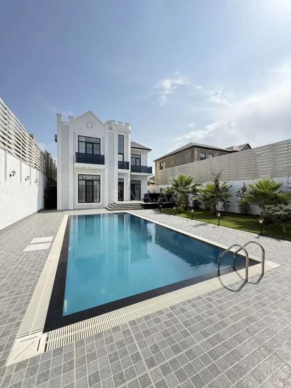 Satılır 6 otaqlı həyət evi 340 m²