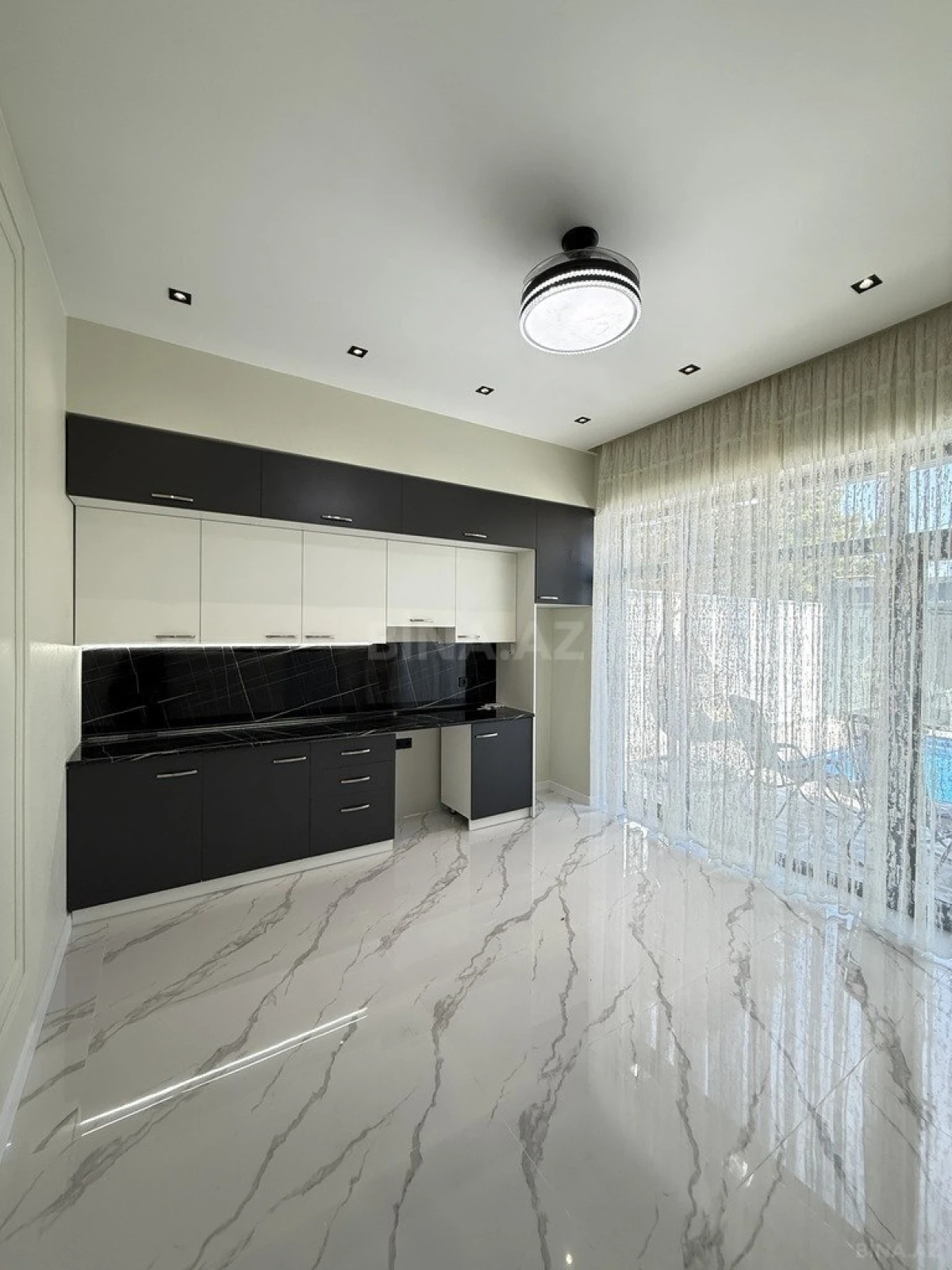 Satılır 4 otaqlı həyət evi 170 m²