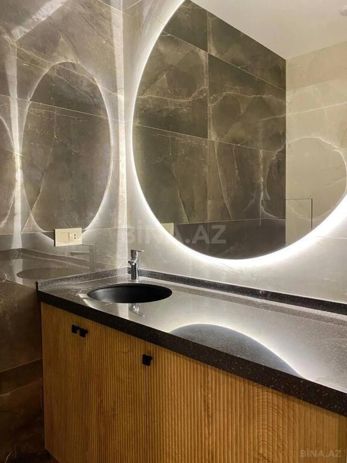 Kirayə verilir 3 otaqlı mənzil 150 m²