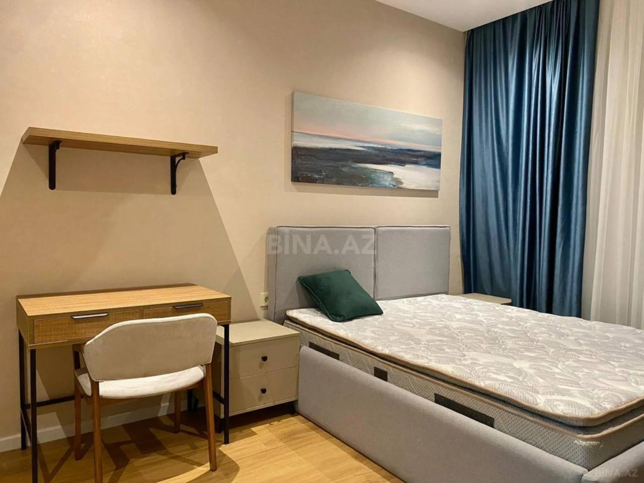 Kirayə verilir 3 otaqlı mənzil 150 m²