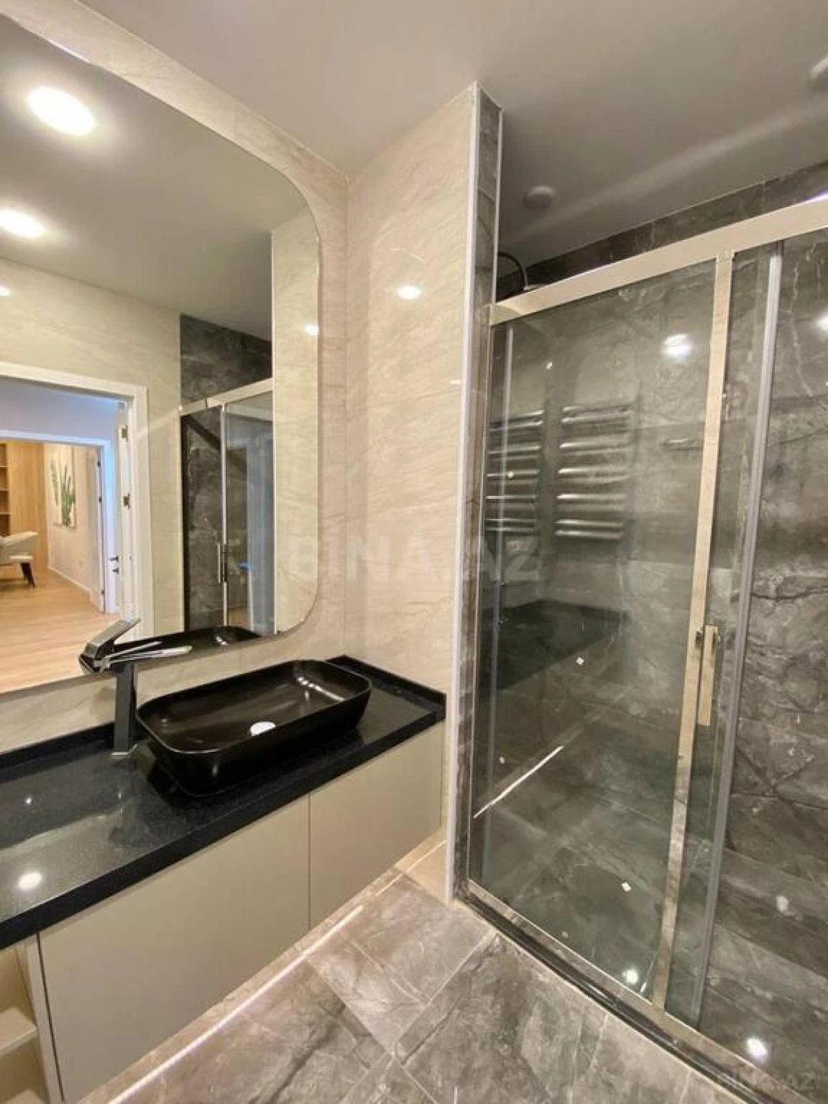 Kirayə verilir 3 otaqlı mənzil 150 m²