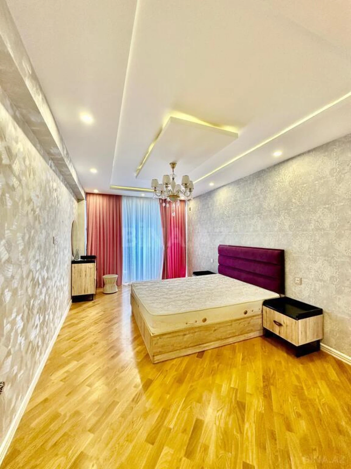 Satılır 2 otaqlı mənzil 90 m²