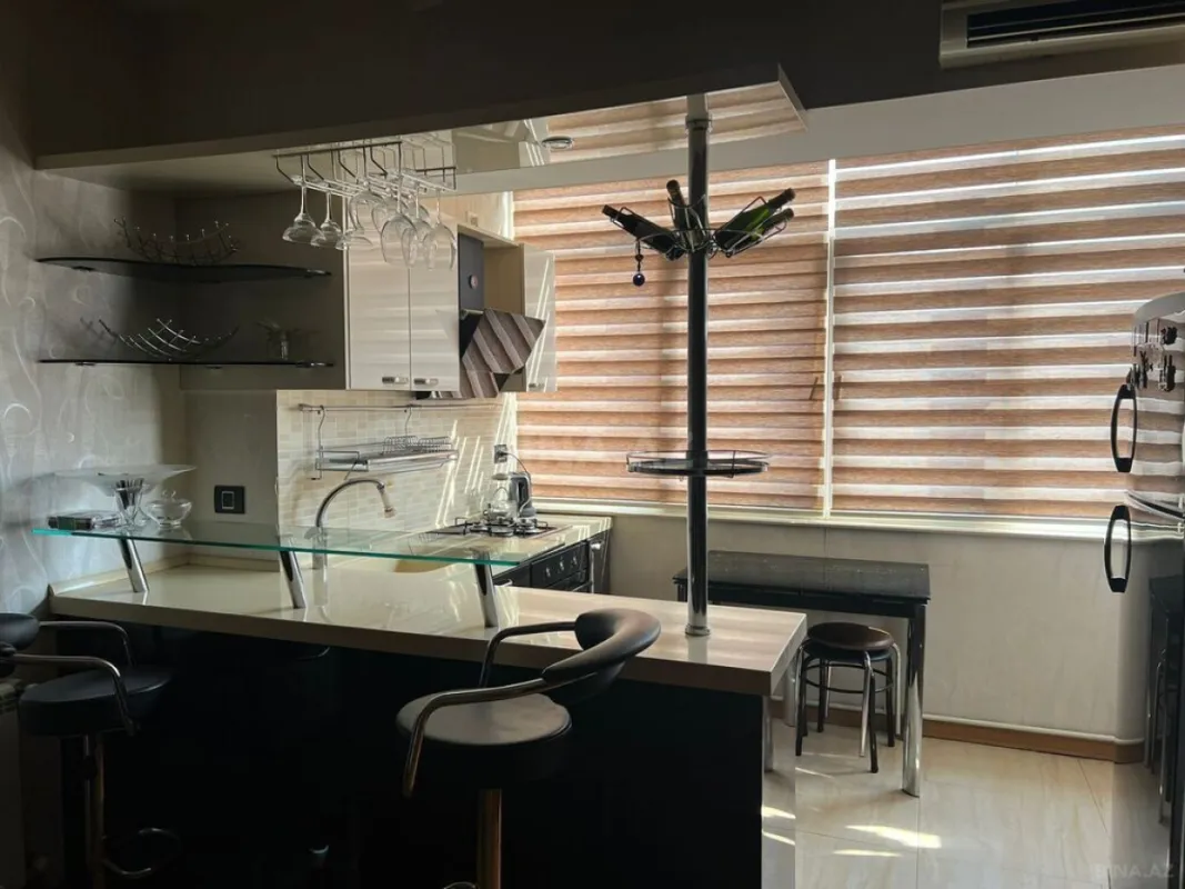 Satılır 3 otaqlı mənzil 102 m²