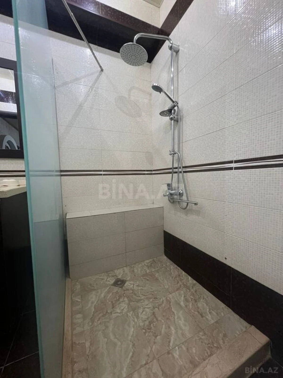 Satılır 3 otaqlı mənzil 102 m²