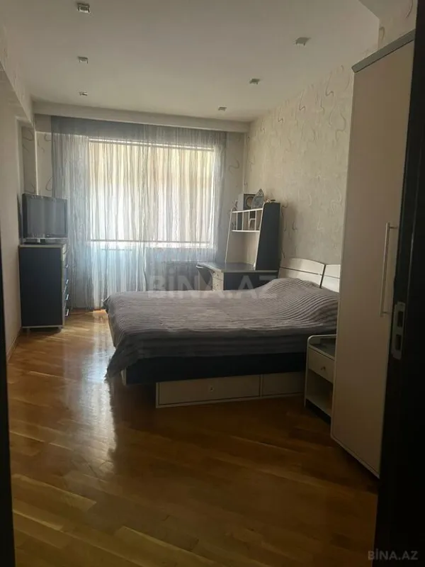 Satılır 3 otaqlı mənzil 102 m²