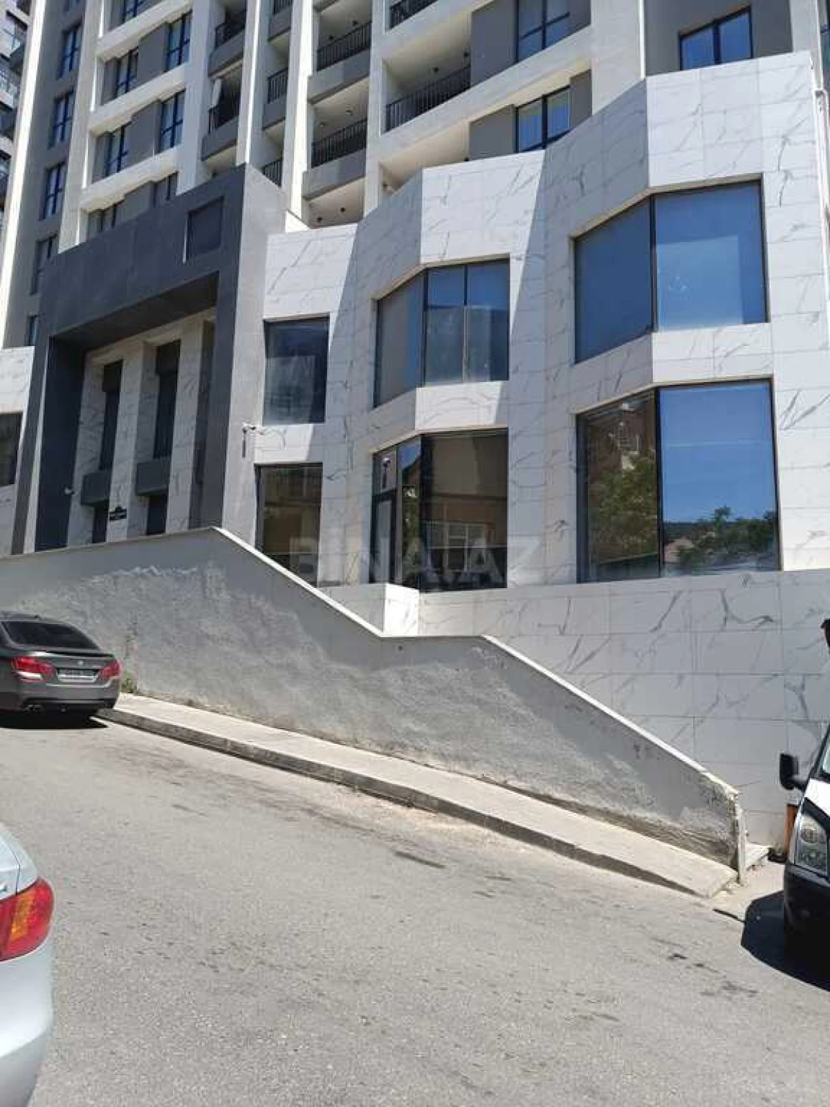 Satılır obyekt 265 m²